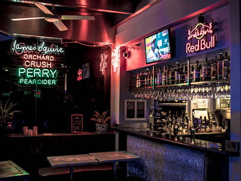 Harbour View Hotel - Pubs and Clubs 4