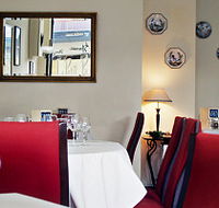Le Petit Bourgeois - Pubs and Clubs