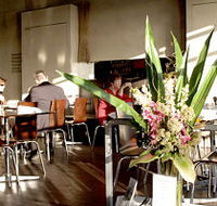 R Bar Restaurant Port Melbourne - Pubs and Clubs