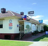 Central Hotel Beaconsfield - Pubs and Clubs