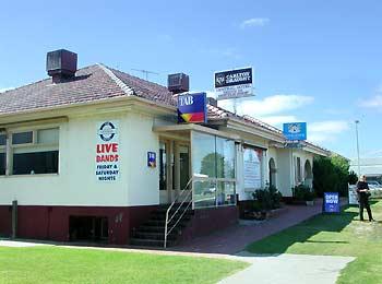 Central Hotel Beaconsfield - Pubs and Clubs 0