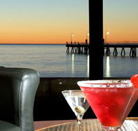Horizons Cocktail Lounge - Pubs and Clubs