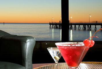 Horizons Cocktail Lounge - Pubs and Clubs 0