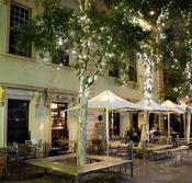 Ryans Paragon Hotel - Go Out