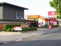 Enfield Hotel - Pubs and Clubs 1