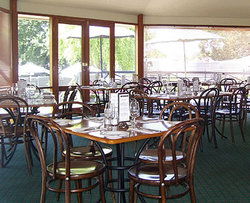 Oakbank Hotel - Pubs and Clubs 1