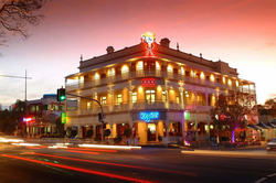 Regatta Hotel - Pubs and Clubs 1