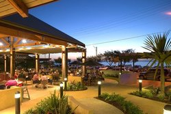 Belvedere Hotel - Pubs and Clubs 1