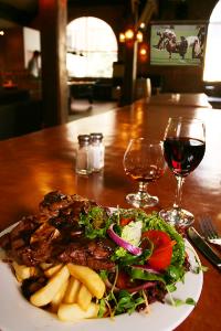 Brewhouse Brewery Sports Bar And Grill - Go Out 2