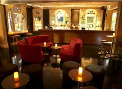 Beauchamp Hotel - Pubs and Clubs 2