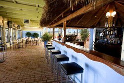 Kirra Beach Hotel - Go Out 2