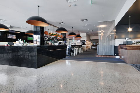The Cremorne Hotel - Pubs and Clubs 8