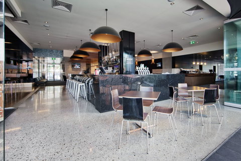 The Cremorne Hotel - Pubs and Clubs 9
