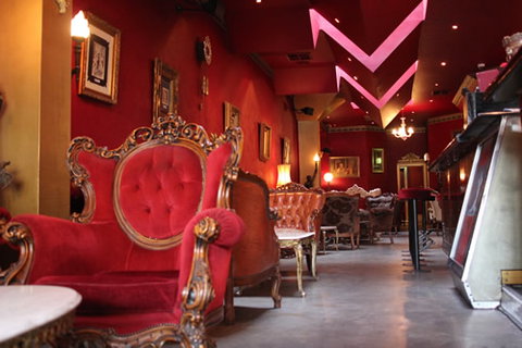 Polly Bar - Pubs and Clubs 1