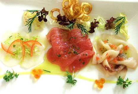 Three Fish Seafood Grill - Go Out 0