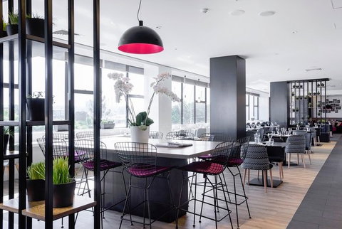 MRepublic Restaurant, Bar And Lounge - Pubs and Clubs 1