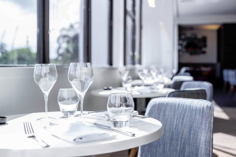MRepublic Restaurant, Bar And Lounge - Pubs and Clubs 7