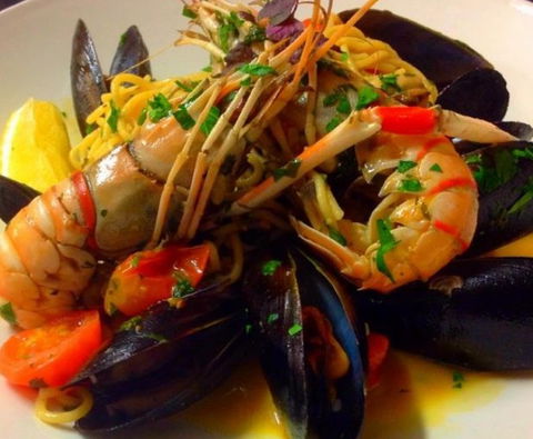 Bella Venezia Italian Restaurant & Bar - Pubs and Clubs 3