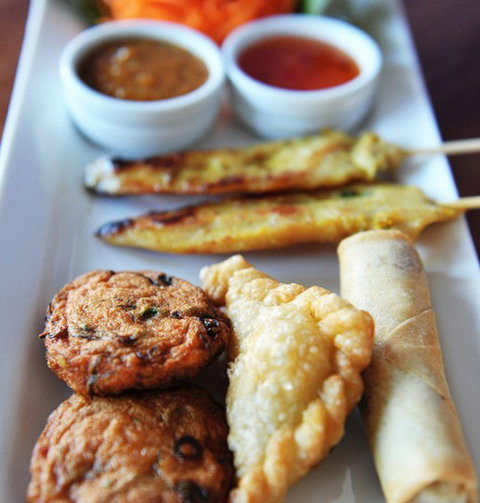 Mons Ban Sabai Thai Restaurant - Pubs and Clubs 0