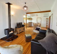 Oceanview Estate Winery / Restaurant - Pubs and Clubs