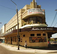 Robin Hood Hotel - Go Out