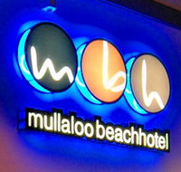 Mullaloo Beach Hotel - Pubs and Clubs