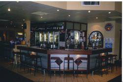 Hotel Metropole Proserpine - Pubs and Clubs 1