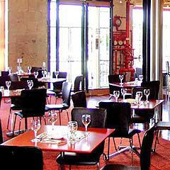 Customs House Waterfront Hotel - Pubs and Clubs 2