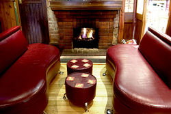 Leinster Arms Hotel - Pubs and Clubs 3