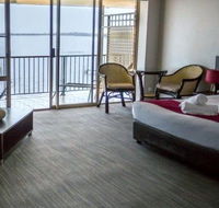 The Beachcomber Hotel - Pubs and Clubs