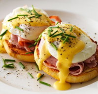 Centre Point Signatures Restaurant - Pubs and Clubs