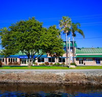 Hadleys Hotel - Pubs and Clubs