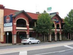 Commercial Hotel Benalla - Pubs and Clubs 0