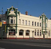 Leura Hotel - Go Out
