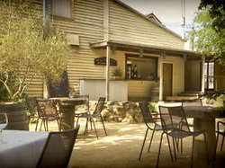 Newbury VIC Pubs and Clubs