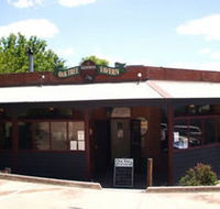 The Oak Tree Tavern - Pubs and Clubs