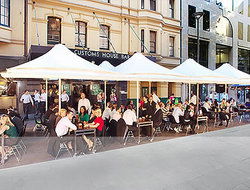 Customs House Bar - Pubs and Clubs 0
