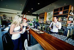 Henry Rous Tavern Hotel - Go Out 3