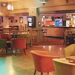 Tudor Inn Hotel - Go Out 3