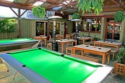 Sir Jospeh Banks Hotel - Pubs and Clubs 3