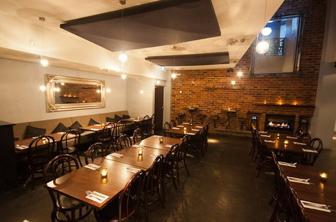 White Horse Hotel - Pubs and Clubs 0