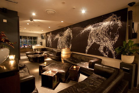 White Horse Hotel - Pubs and Clubs 5