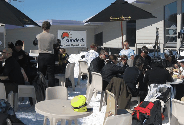 Sundeck Hotel - Go Out 1