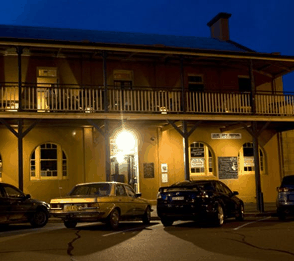 Book Goulburn Accommodation Vacations Pubs and Clubs Pubs and Clubs