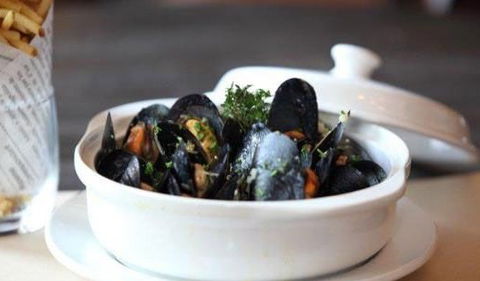 Le Bistro @ Cheval Blanc - Pubs and Clubs 2