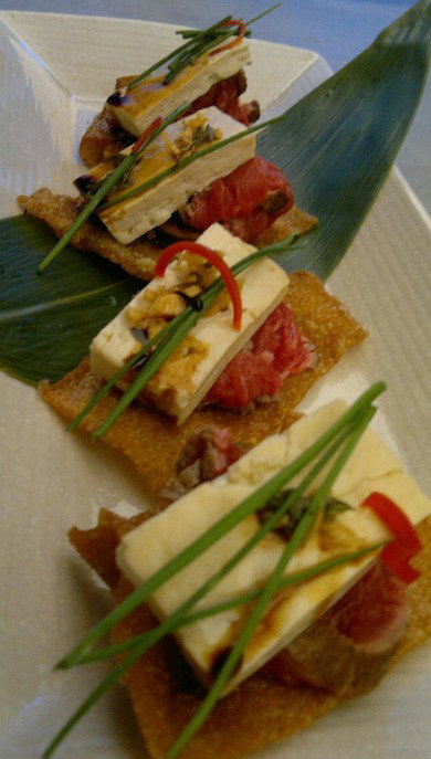 Uchi Lounge - Pubs and Clubs 2