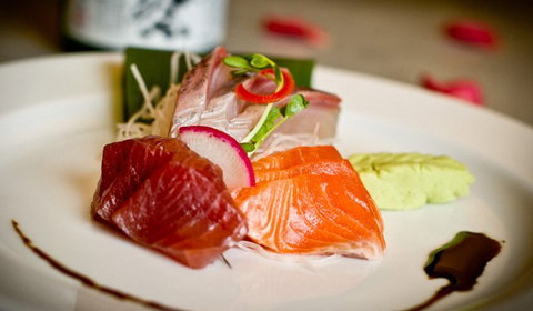 Uchi Lounge - Pubs and Clubs 4