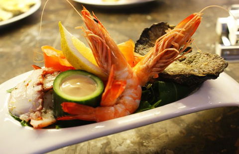 Cyren Restaurant And Bar - Pubs and Clubs 0