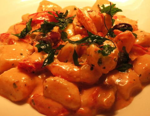 Essenza Italian - Pubs and Clubs 1