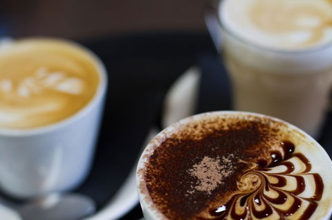 Cafe D'Bar Restaurant & Gallery - Pubs and Clubs 3